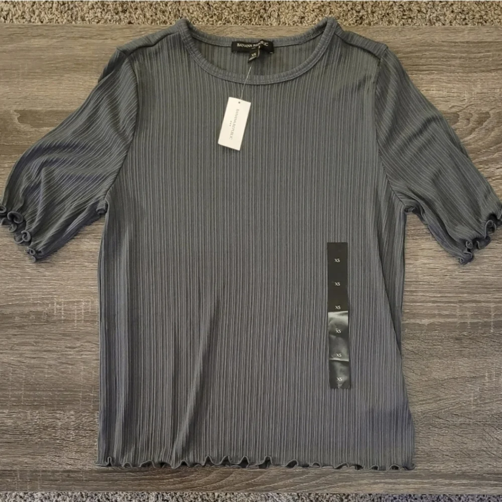 NWT Banana Republic Ribbed Tee - Picture 1 of 4